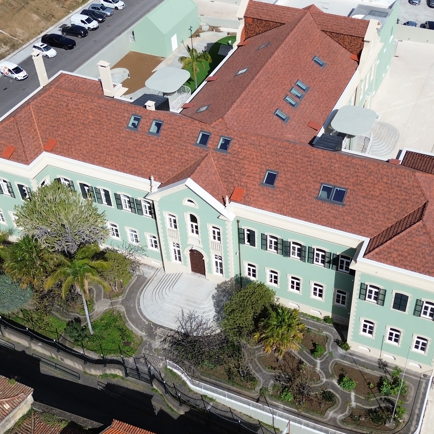 sharing school madeira